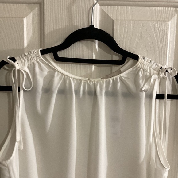 Loft white sleeveless blouse with floral border tie-ups on the shouldersSize M - Picture 4 of 10